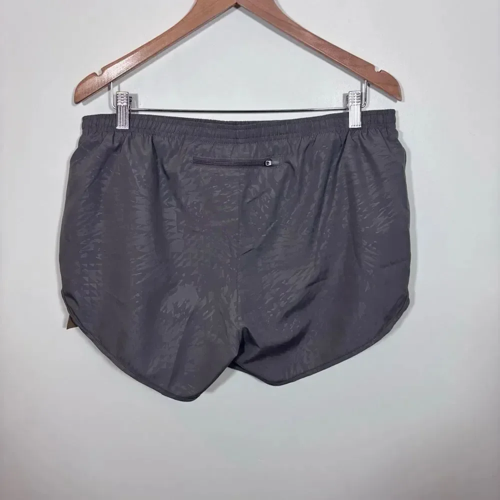 2 Pairs of Nike Tempo Women’s Lined Running Shorts XL NWT NEW Gray White
